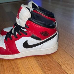 Air Jordan 1 Mid  “Chicago 2020”